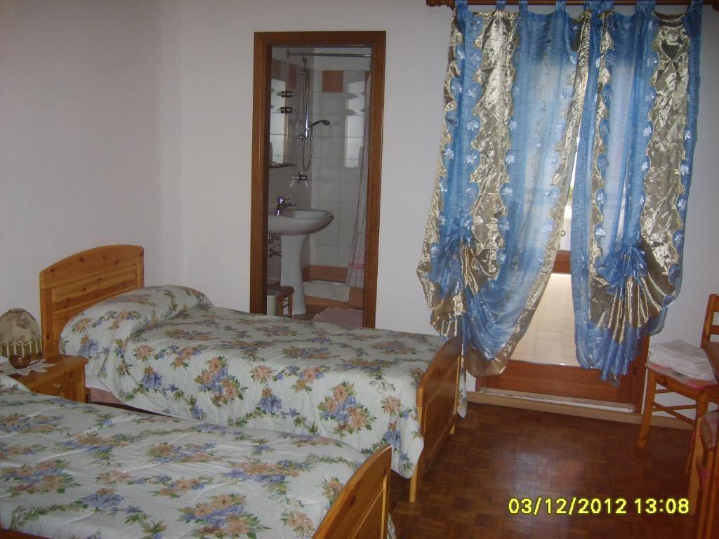 Antico Albergo Sant'Antonio Fonzaso Habitación foto